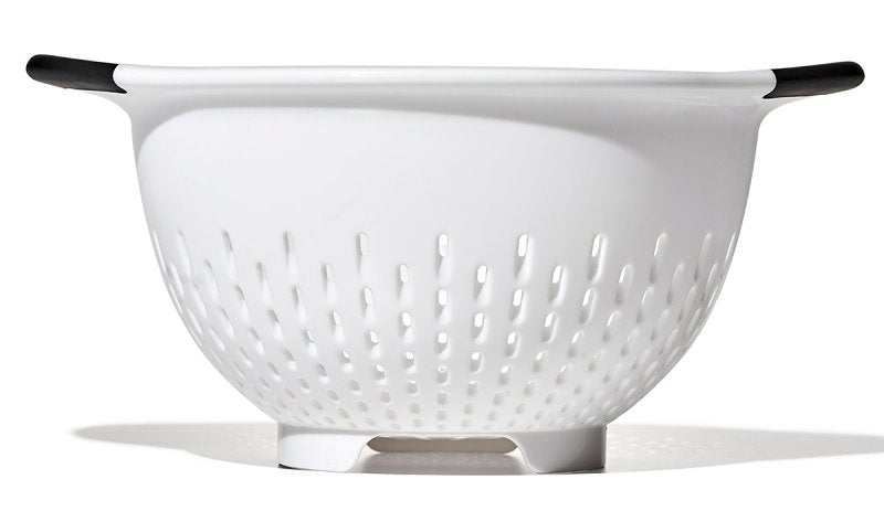 OXO INTERNATIONAL Good Grips 11331000 Colander, 3 qt Capacity, Plastic HOUSEWARES OXO INTERNATIONAL