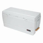 IGLOO CORPORATION Marine Cooler, 30 Can Capacity OUTDOOR LIVING & POWER EQUIPMENT IGLOO CORPORATION